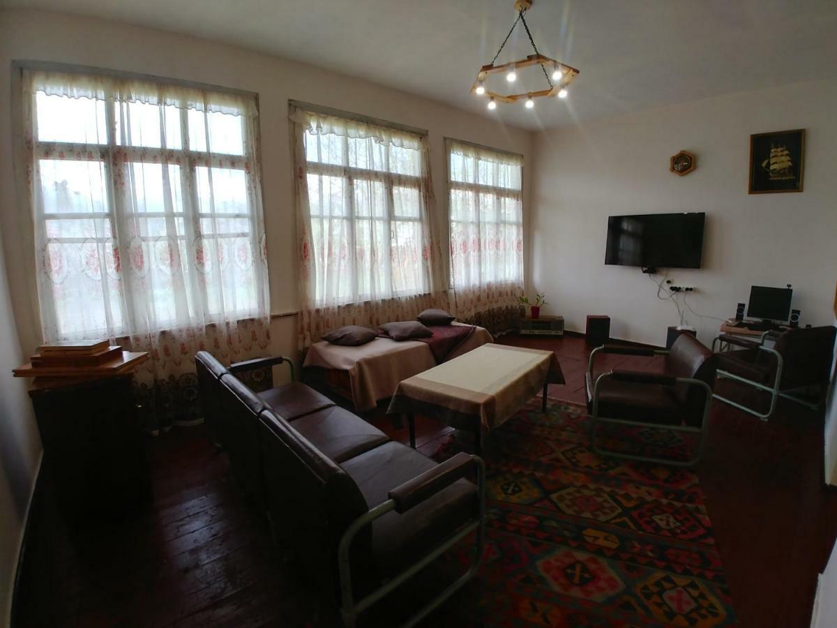 Tatev Guest House Bagian luar foto