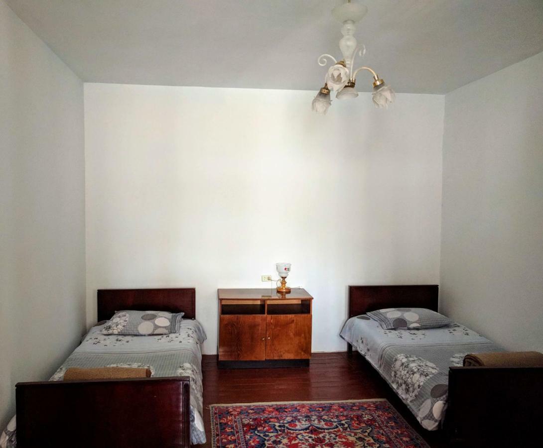 Tatev Guest House Bagian luar foto