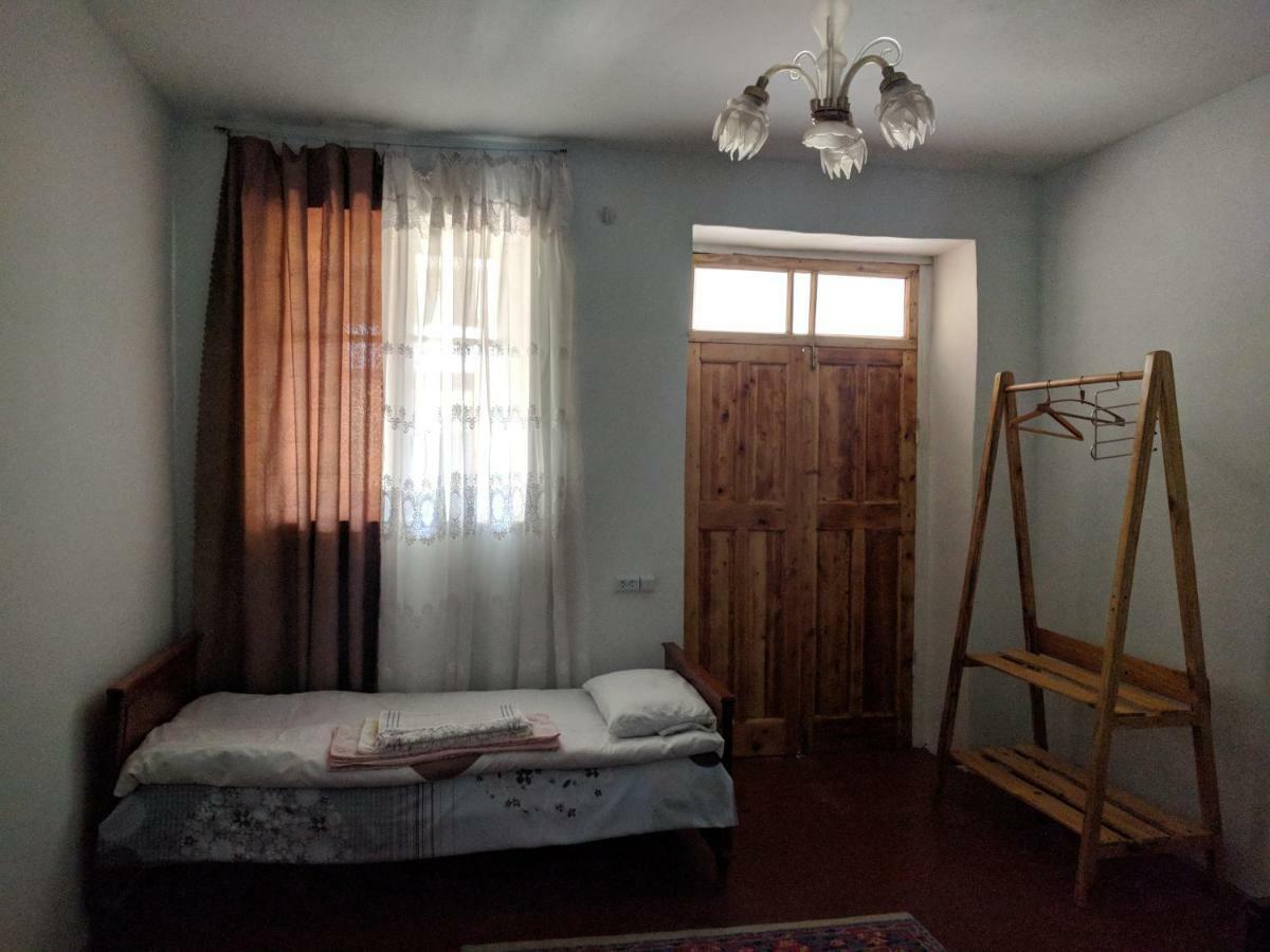 Tatev Guest House Bagian luar foto